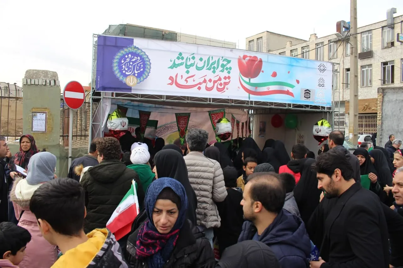 بعد از راهپیمایی باشکوه 22 بهمن ماه، نماز ظهر و عصر در اراک اقامه شد