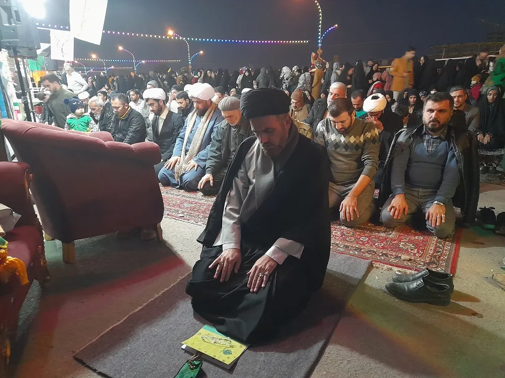 نماز جماعت منتظران در بلوار پیامبر اعظم(ص) قم اقامه شد