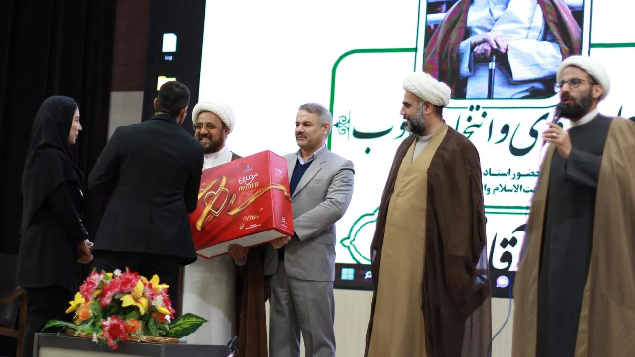همایش تقدیر از پویش و جشنواره نماز خوب برگزار شد