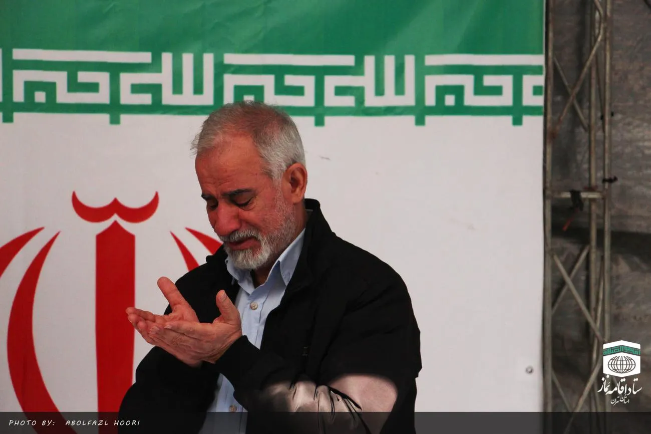 برپایی نماز اول وقت در چهل و پنجمین سالگرد پیروزی شکوهمند انقلاب اسلامی