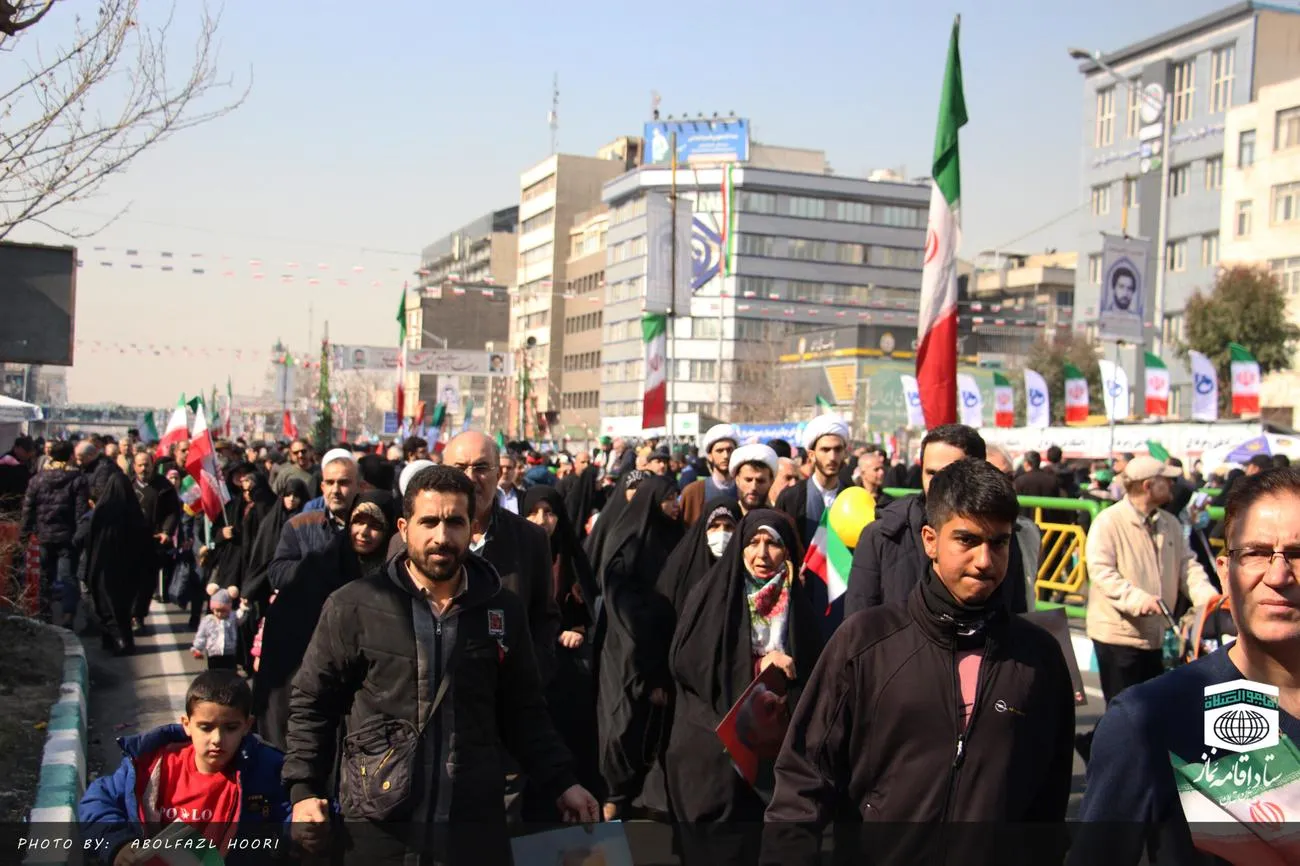 برپایی نماز اول وقت در چهل و پنجمین سالگرد پیروزی شکوهمند انقلاب اسلامی