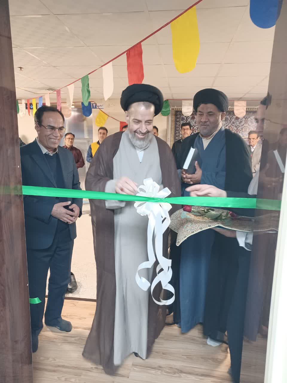 افتتاح نمازخانه و تجلیل از کارمندان نمازی سازمان بیمه سلامت یزد