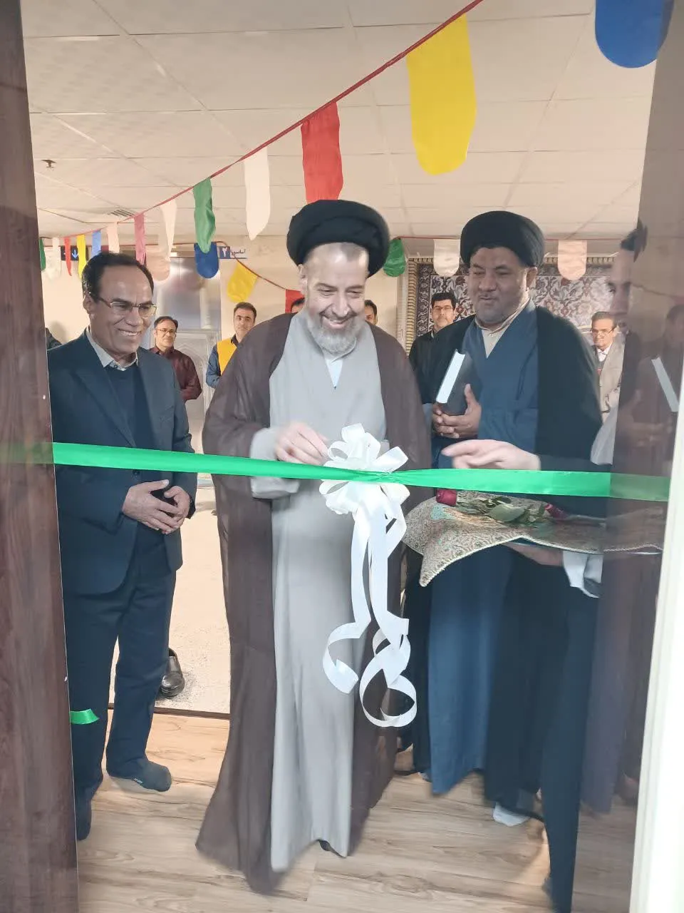 افتتاح نمازخانه و تجلیل از کارمندان نمازی سازمان بیمه سلامت یزد