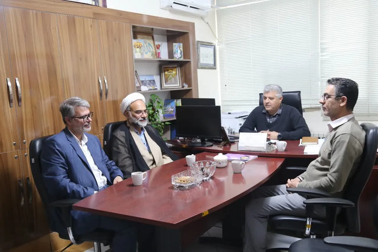 جلسه تخصصی پیرامون سامانه رهنماز در اداره کل راهداری و حمل و نقل جاده ای برگزار شد
