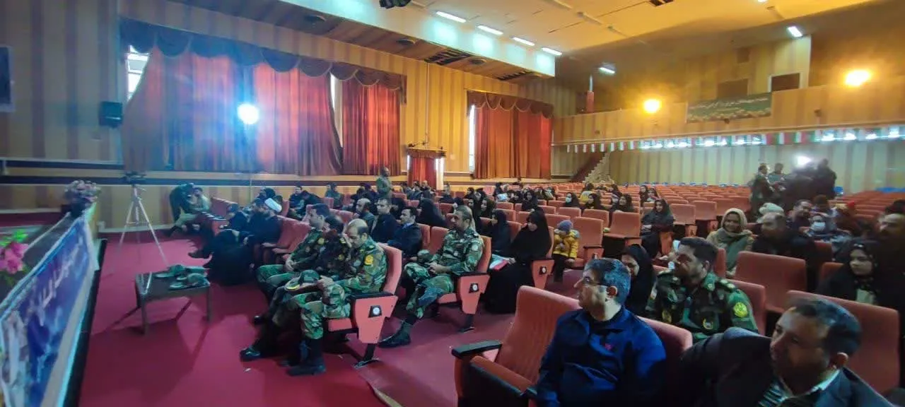برگزاری اجلاس سراسری نماز ارتش لرستان در مرکز پادگان لشکر هشتاد و چهار