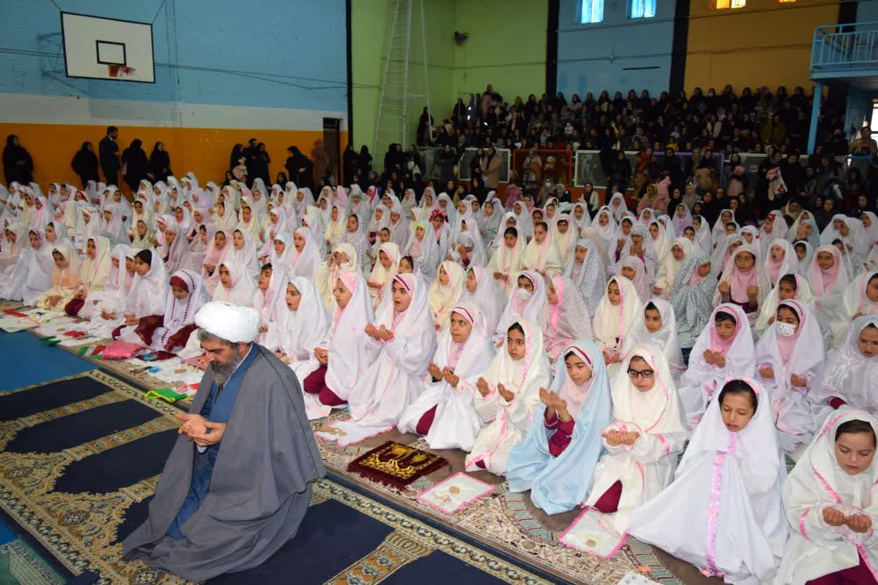 جشن تکلیف دانش آموزان دختران مدارس ابتدایی شهرستان شوط برگزار شد