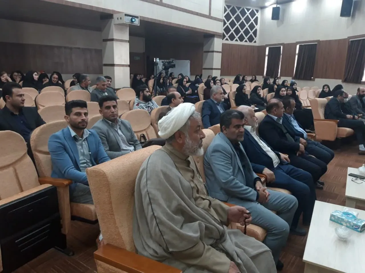 تجلیل از فعالین عرصه نماز