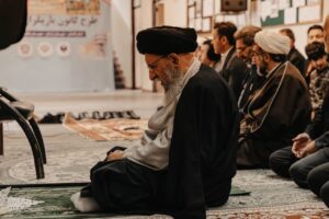اقامه نماز جماعت دانش آموزی با حضور نماینده ولی فقیه گلستان
