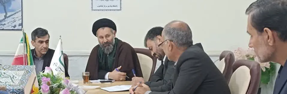 نشست هم اندیش نماز در دانشگاه پیام نور گیلانغرب برگزار شد-1