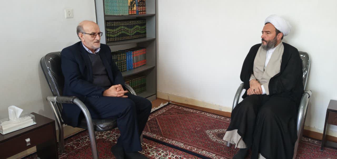 مدیر ستاد اقامه نماز استان کردستان با امام جمعه بیجار دیدار کرد