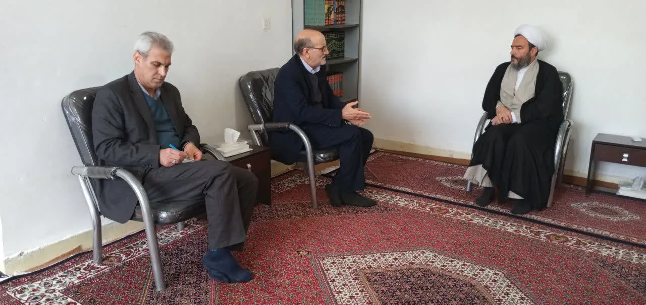 مدیر ستاد اقامه نماز استان کردستان با امام جمعه بیجار دیدار کرد