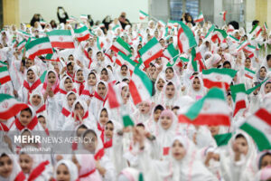 آیین جشن تکلیف ۲۵۰۰ دختر دانش آموزان ناحیه همدان برگزار شد