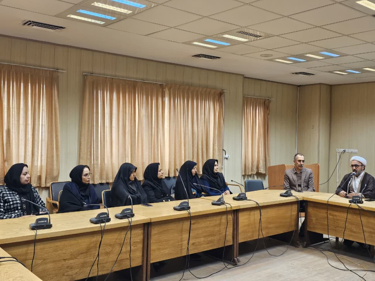 کارگاه آموزشی فلسفه نماز و مهدویت در دانشگاه آزاد اسلامی ساوه برگزار شد