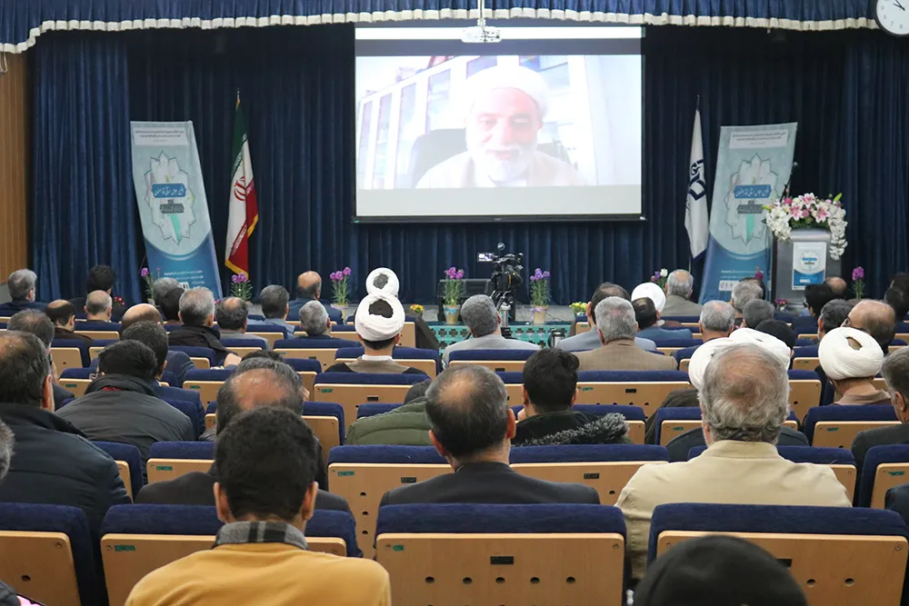 حجت الاسلام والمسلمین قرائتی در پنجمین اجلاس استانی نماز اصفهان