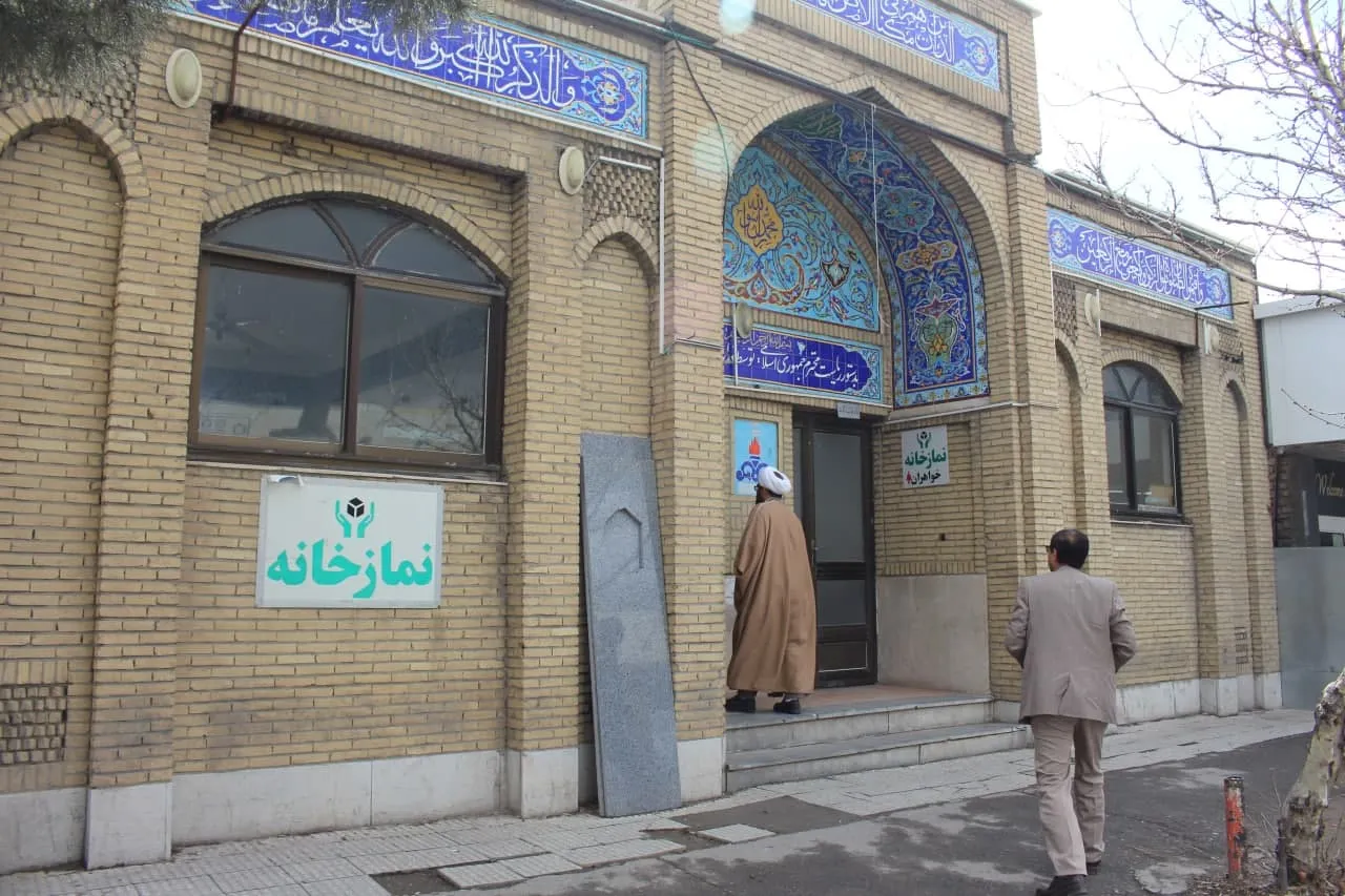 بازدید از نمازخانه های بین راهی در محورهای مواصلاتی استان مرکزی