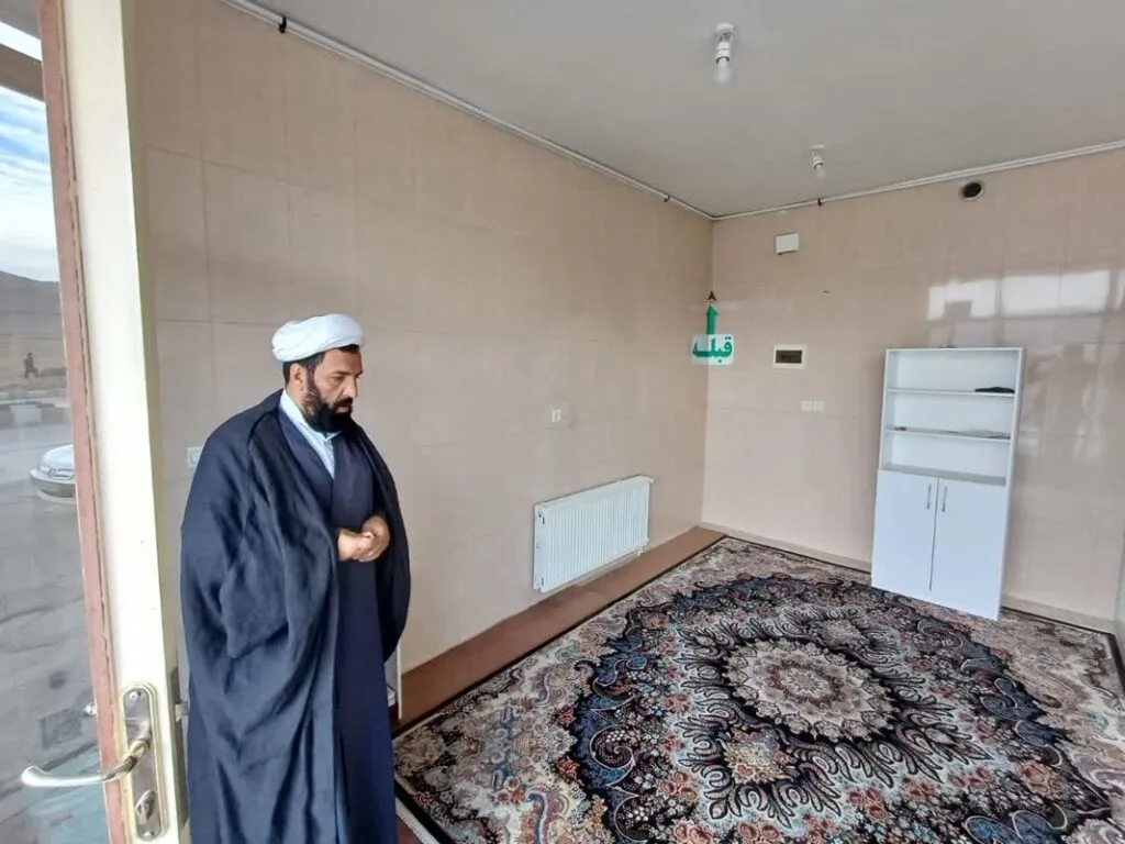 از نمازخانه های جایگاه سوخت شهرستان های فرخشهر و بروجن بازدید شد