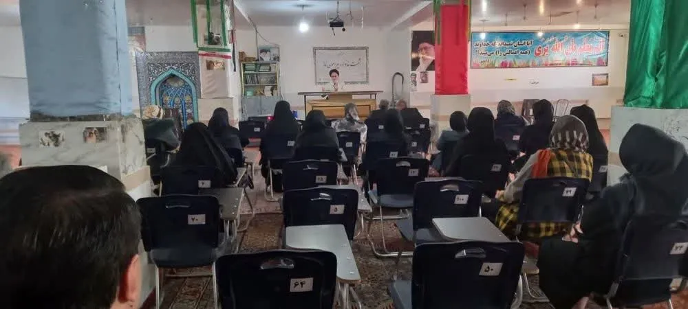 نشست خانواده با موضوع نماز در رفسنجان