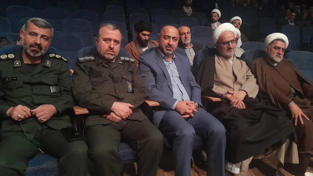 مساجد تربیت کننده مدافع برای دین و انقلاب