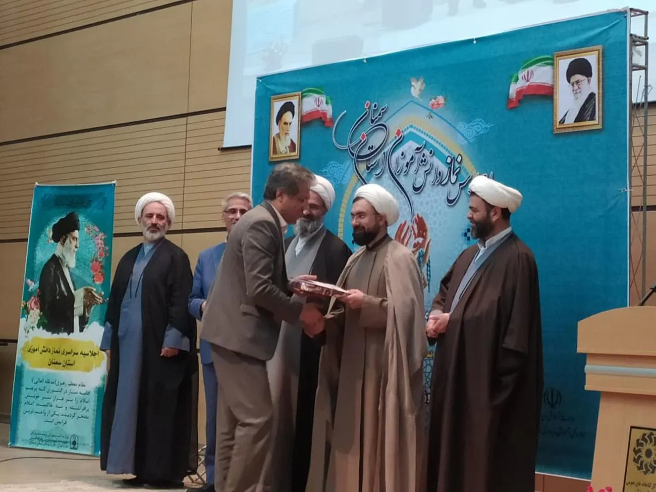 پنجمین اجلاسیه نماز دانش آموزی استان سمنان