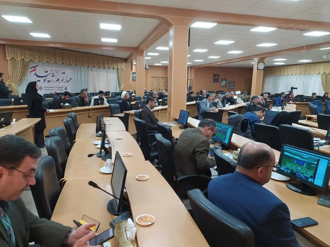 هفتمین جلسه ستاد تسهیل سفر مسافرین و زائرین استان سمنان