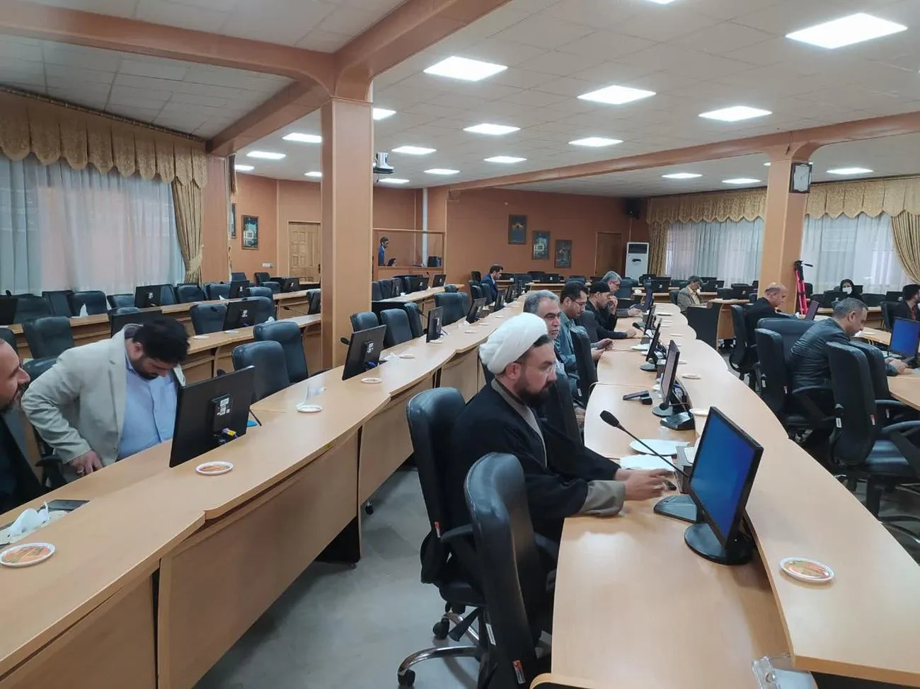 هفتمین جلسه ستاد تسهیل سفر مسافرین و زائرین استان سمنان