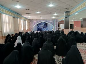 حجت الاسلام و المسلمین قرائتی در جمع طلاب خواهر جامعه المصطفی روش تفسیر و مبانی تبلیغ را بیان کرد