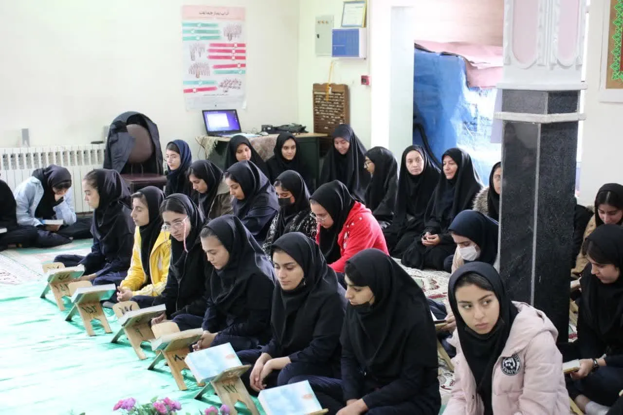 گفتگو با دبیر ستاد اقامه نماز شهرستان تخت سلیمان استان آذربایجان غربی