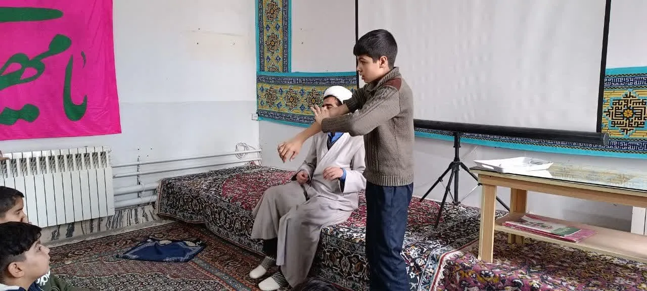 گفتگو با دبیر ستاد اقامه نماز شهرستان تخت سلیمان استان آذربایجان غربی