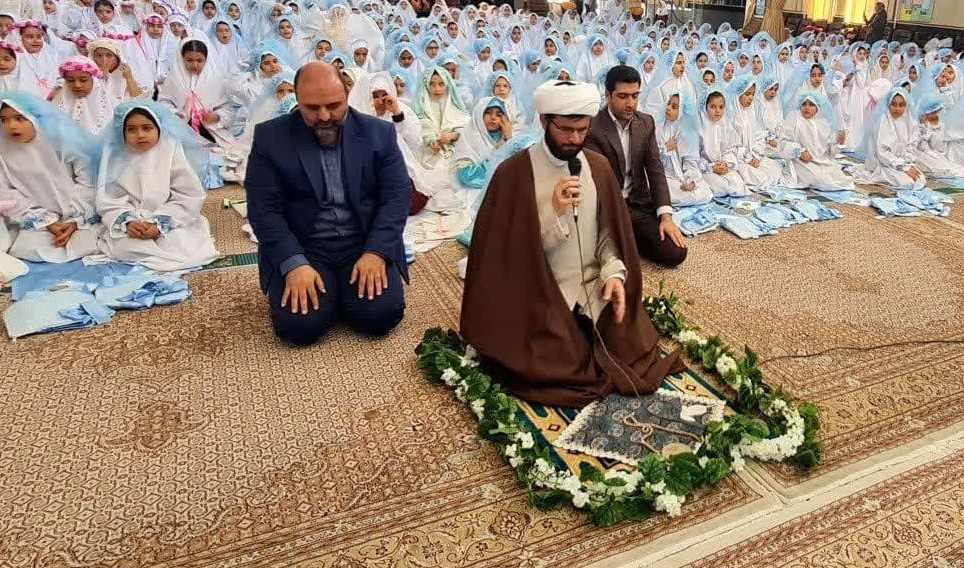 جشن تکلیف ۵۰۰ نفر از فرشتههای کوچک مدارس ارومیه برگزار شد
