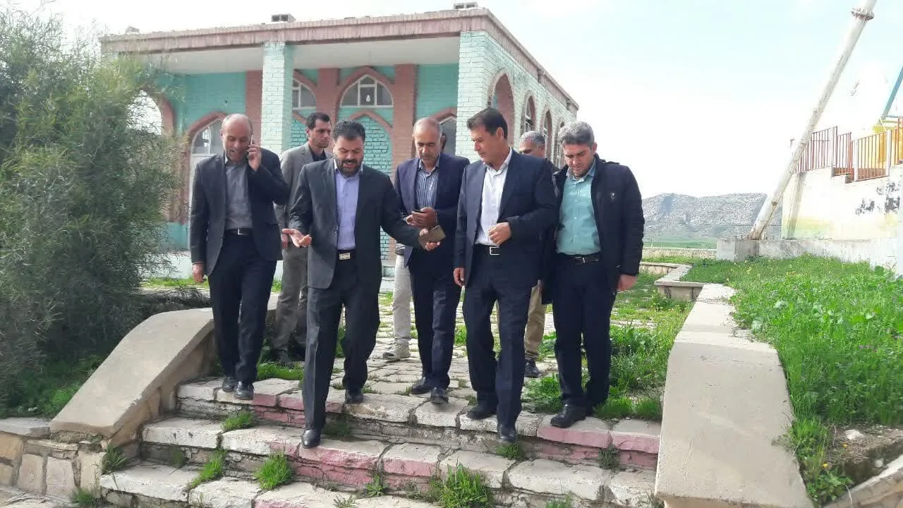 از مساجد و نماز خانه ها ی پارکها و راههای مواصلاتی شهرستان گیلان غرب بازدید بعمل آمد-2