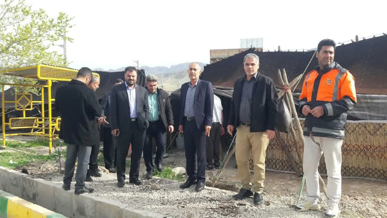 از مساجد و نماز خانه ها ی پارکها و راههای مواصلاتی شهرستان گیلان غرب بازدید بعمل آمد-3