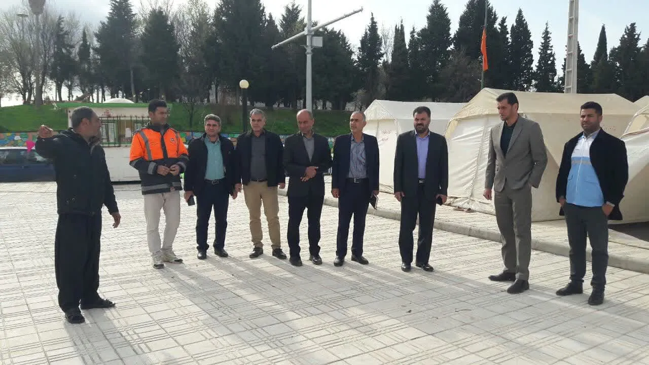 از مساجد و نماز خانه ها ی پارکها و راههای مواصلاتی شهرستان گیلان غرب بازدید بعمل آمد-4