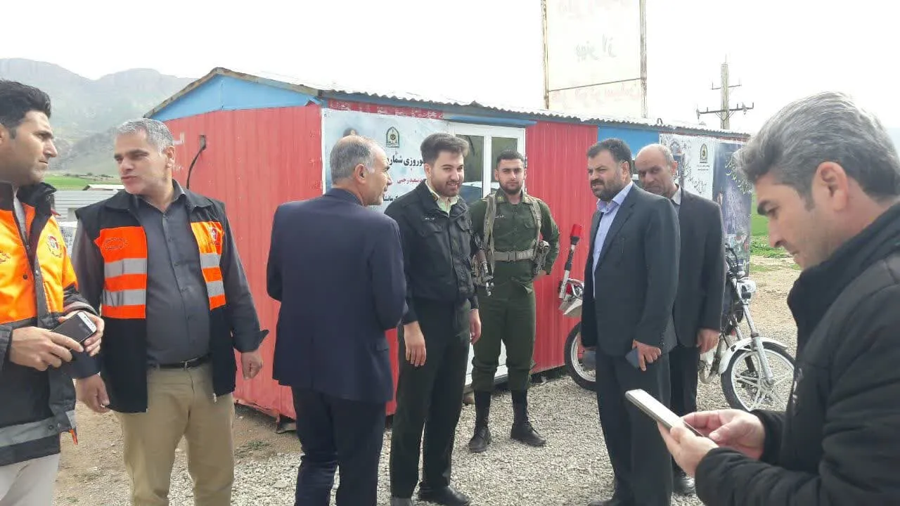 از مساجد و نماز خانه ها ی پارکها و راههای مواصلاتی شهرستان گیلان غرب بازدید بعمل آمد-5