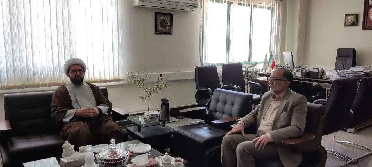 مدیر ستاد اقامه نماز استان مرکزی با معاون توسعه مدیریت و منابع استانداری مرکزی دیدار کرد