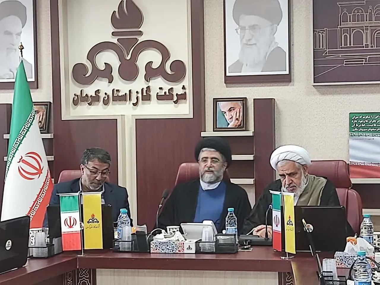 جلسه شورای اقامه نماز اداره گاز استان کرمان