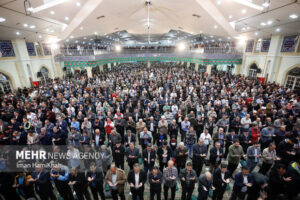 نماز عید فطر با بارش رحمت الهی در سراسر همدان اقامه شد