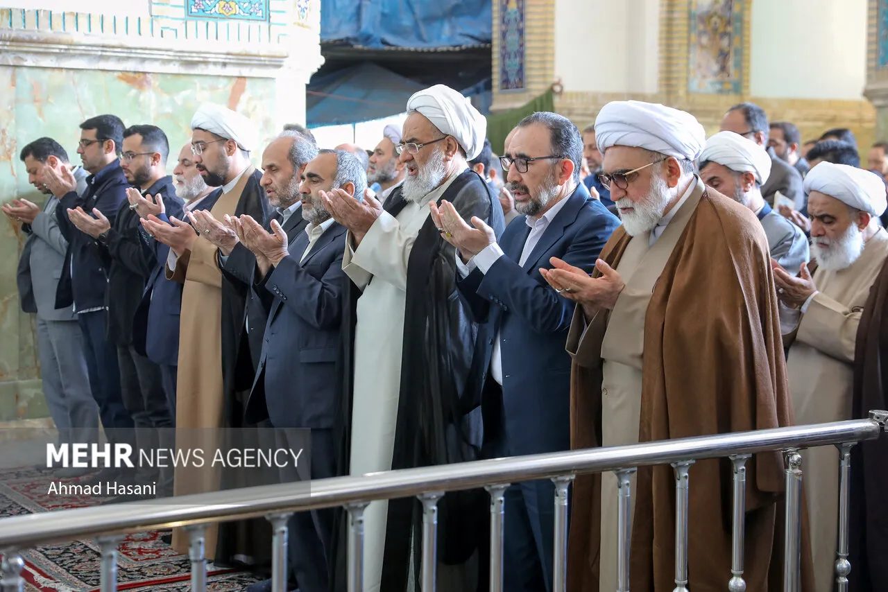 نماز عید سعید فطر در حرم مطهر رضوی اقامه شد+گزارش تصویری