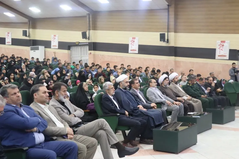 بزرگترین محفل قرآنی جهان اسلام حضور ۸۰۰ دانشآموز البرزی برگزار شد