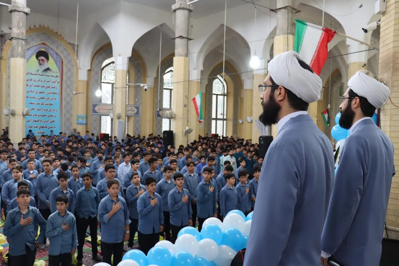 جشن تکلیف ۱۱۰۰ نفری دانش آموزان استان البرز برگزار شد