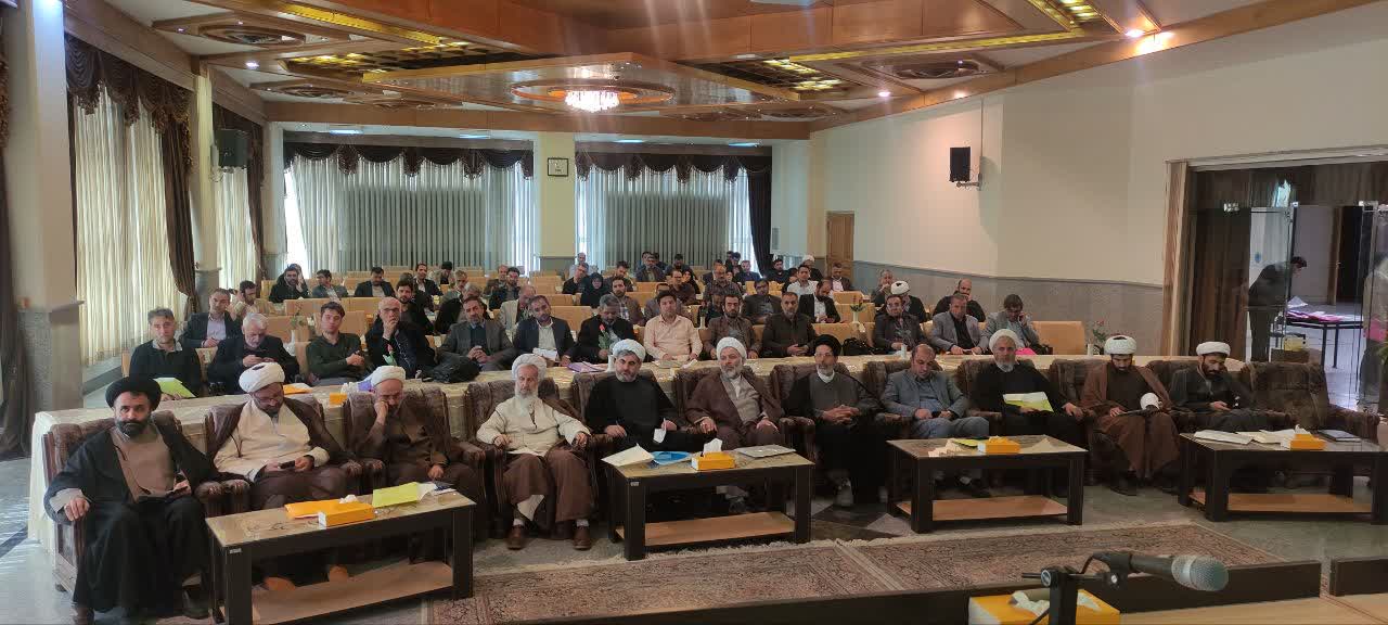 نشست فصلی دبیران اقامه نماز دستگاههای اجرایی استان همدان برگزار شد