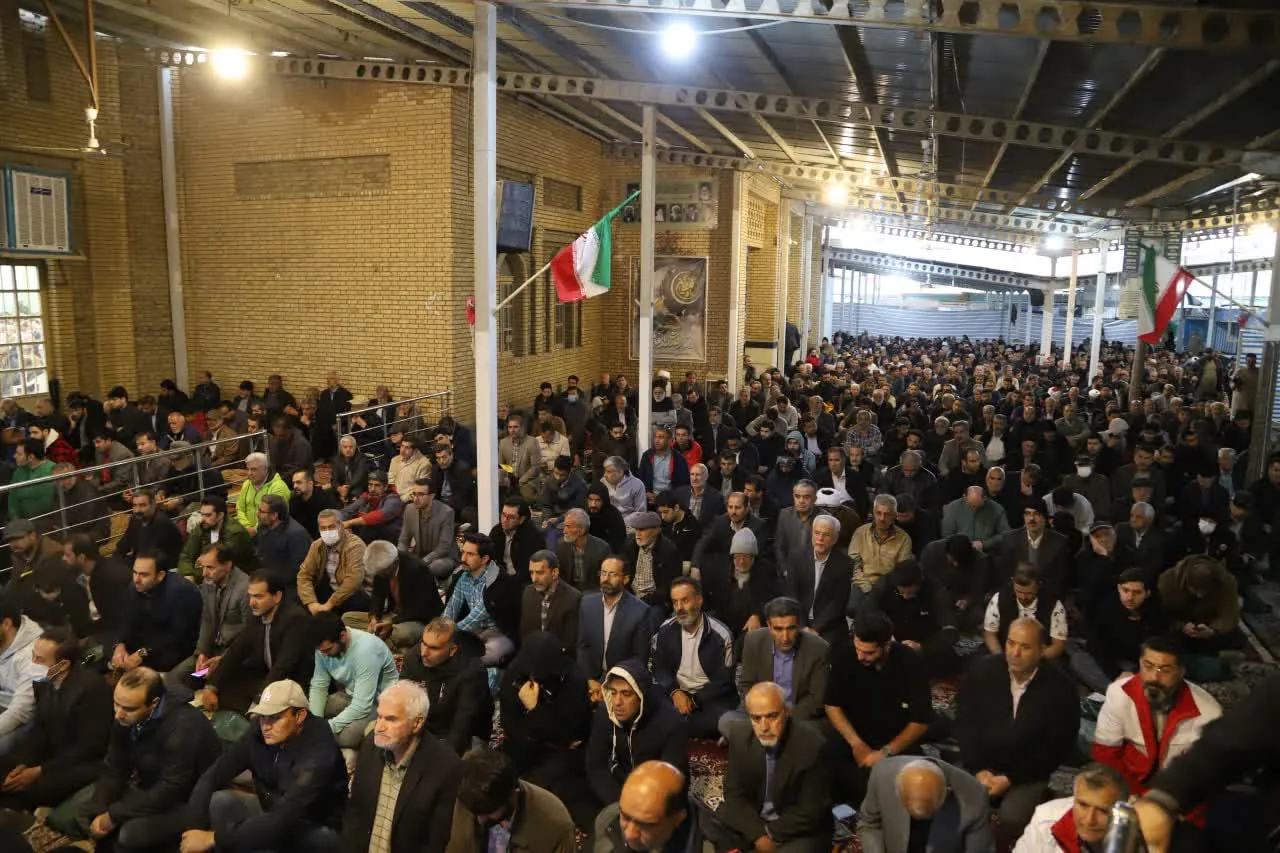 نماز عید فطر با بارش رحمت الهی در سراسر همدان اقامه شد