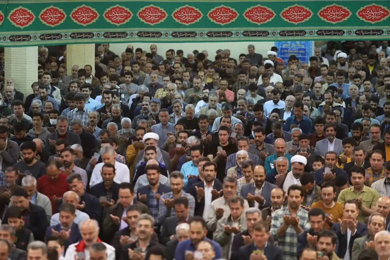نماز عید فطر با بارش رحمت الهی در سراسر همدان اقامه شد