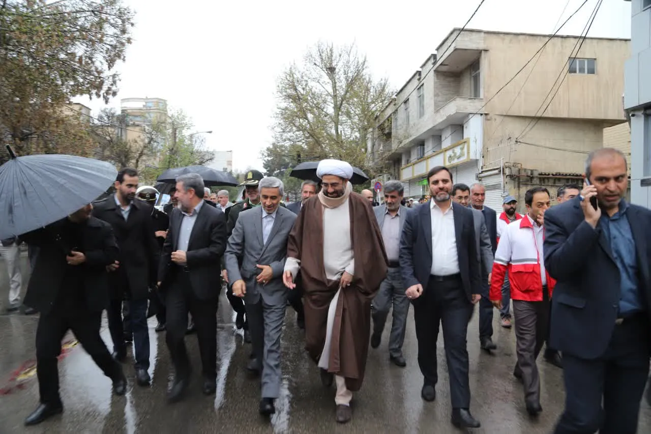 نماز عید فطر با بارش رحمت الهی در سراسر همدان اقامه شد