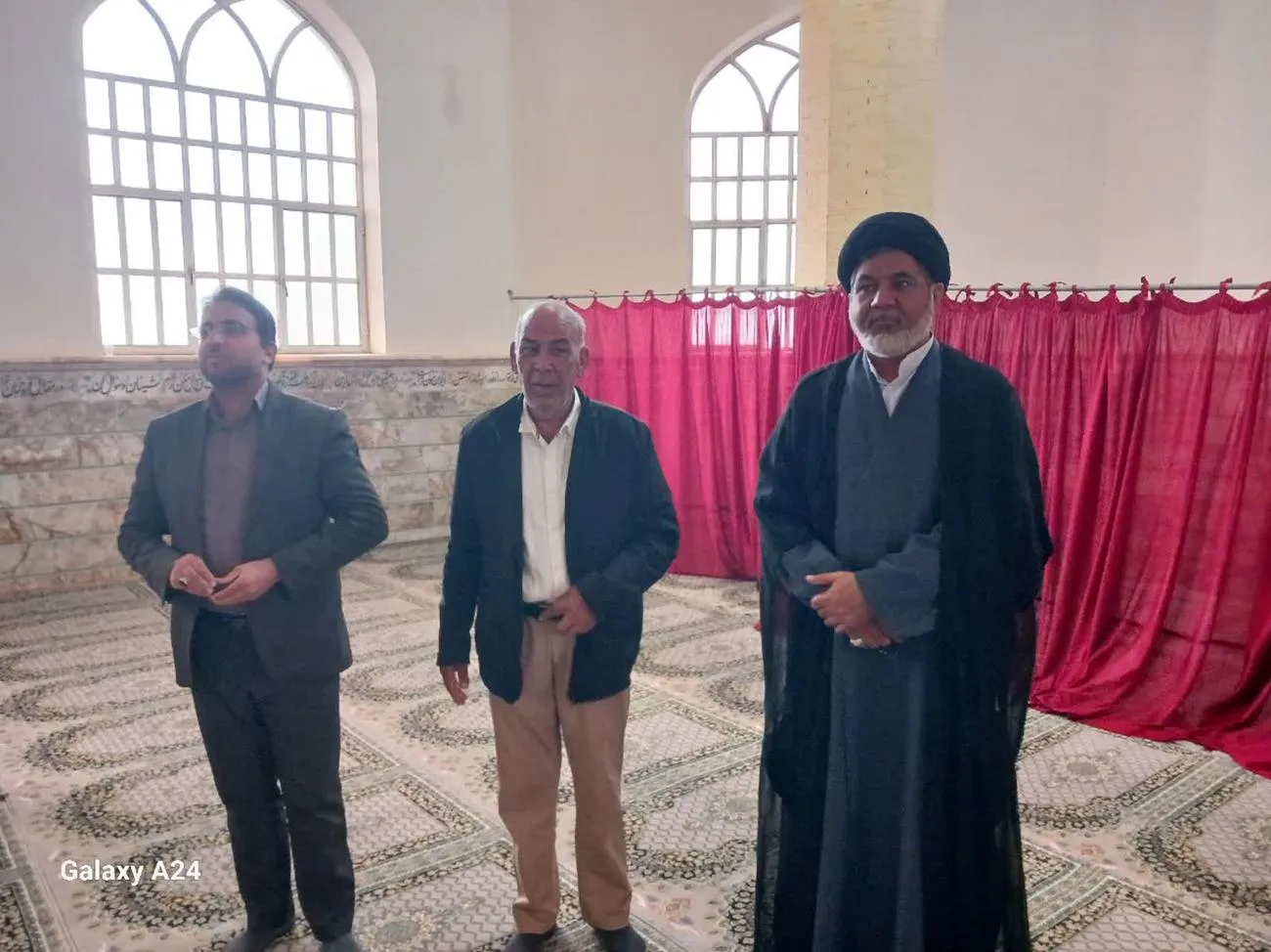 بازدید مدیر ستاد اقامه نماز استان یزد از مسجد بین راهی امام خمینی (ره)