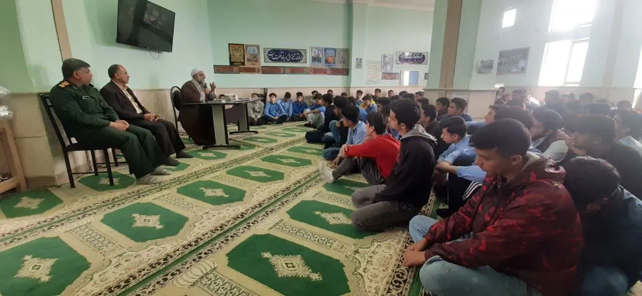 نشست های دانش آموزی با موضوع نماز درمدارس شهرستان آزادشهر برگزار شد