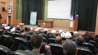 تقدیر مدیر ستاد اقامه نماز قم از مسئول نهاد مقام معظم رهبری در دانشگاه آزاد اسلامی