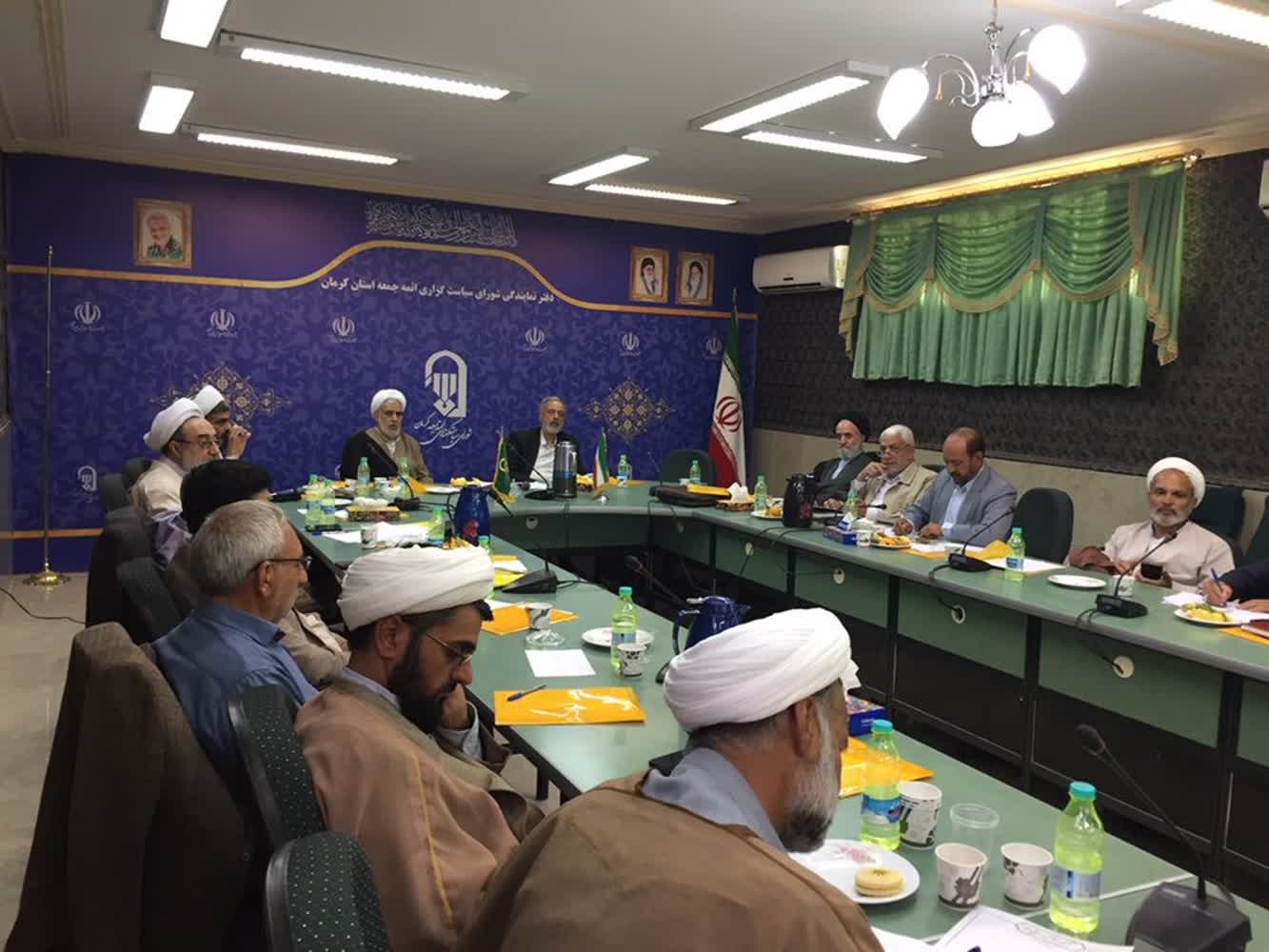 گردهمایی دبیران ستاد اقامه نماز شهرستان های استان در کرمان