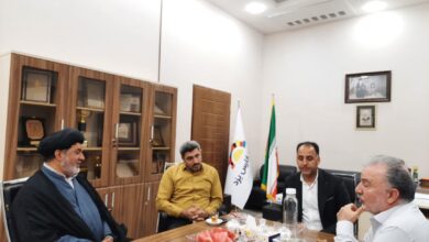 دیدار مدیر ستاد اقامه نماز استان یزد با مدیر مجتمع تجاری خلیج فارس یزد