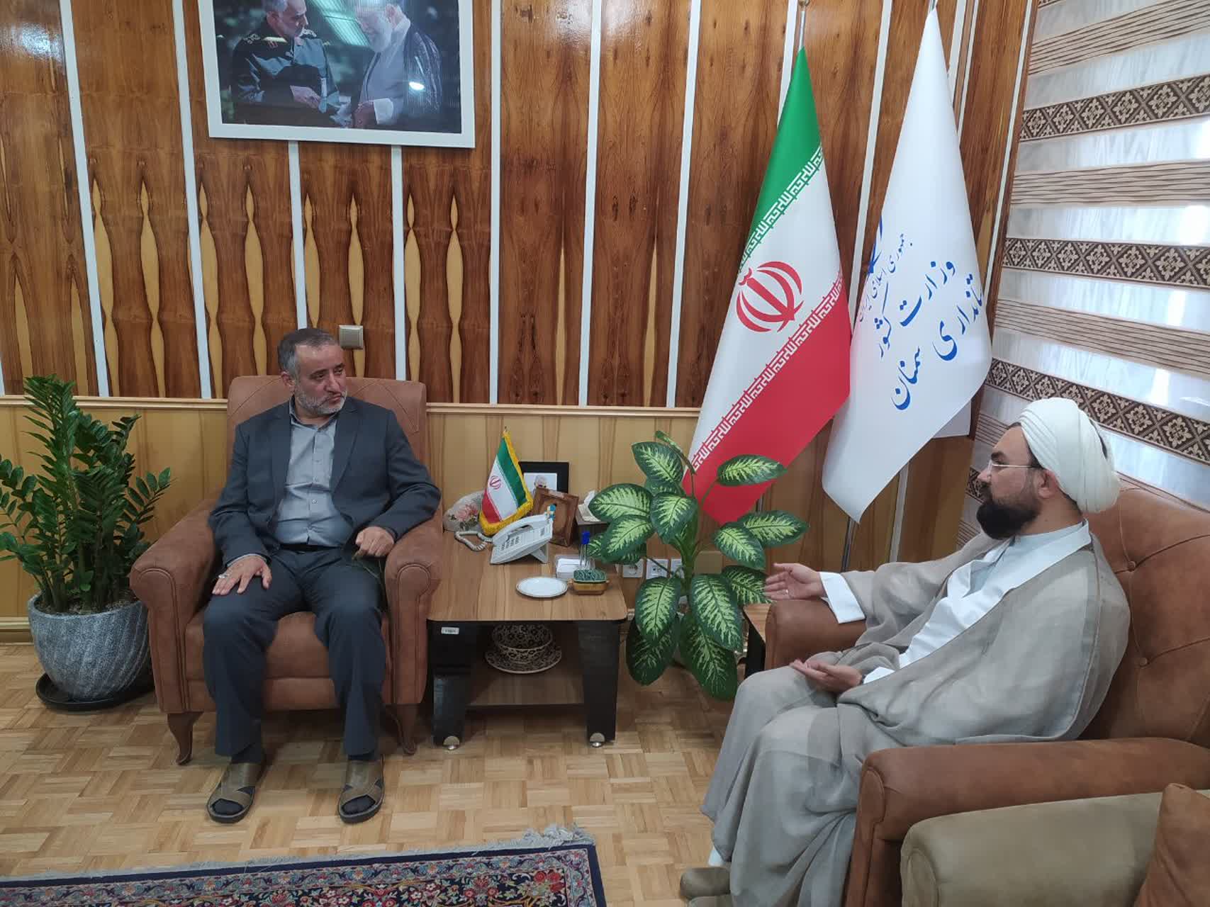 دیدار مدیر ستاد اقامه نماز استان سمنان با استاندار