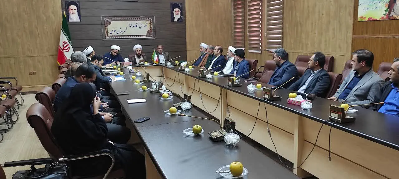 جلسه شورای اقامه نماز خوی؛ تأکید بر نقش نماز در حکمرانی اسلامی